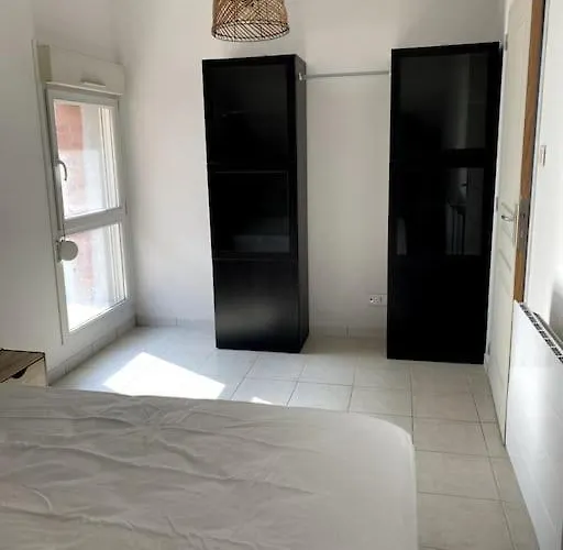 Cosy 2 Couchages - Secteur Sncf - Parking